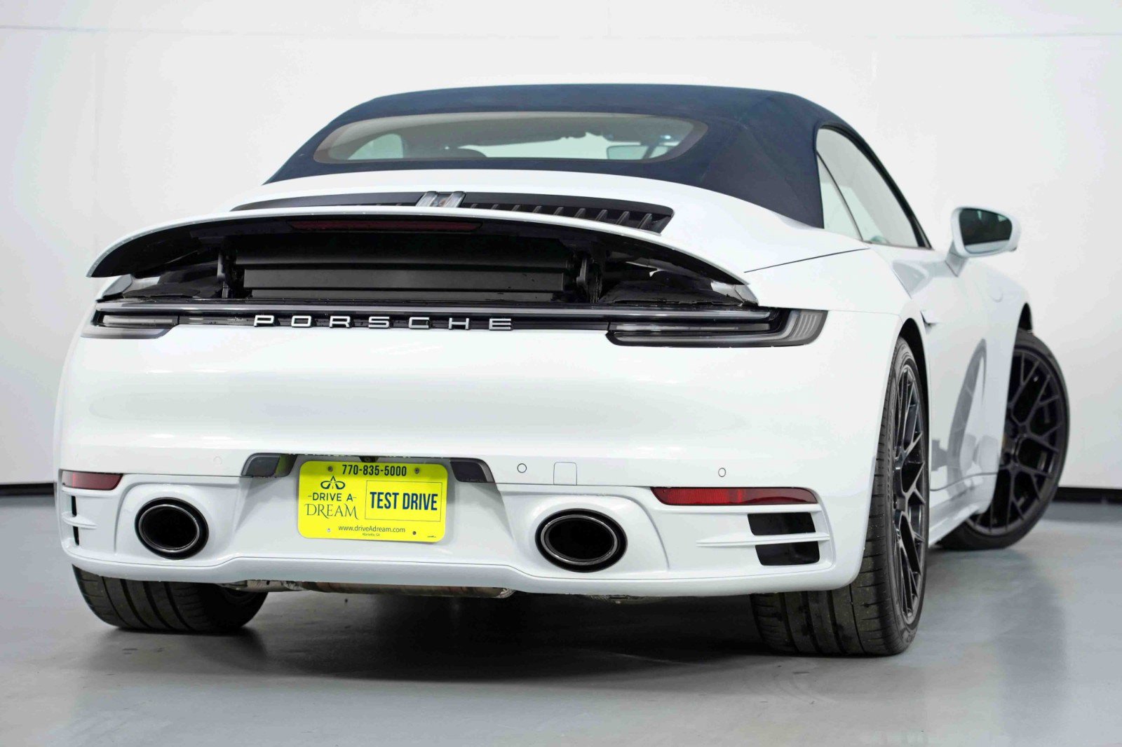 Used 2022 Porsche 911 Carrera image 5