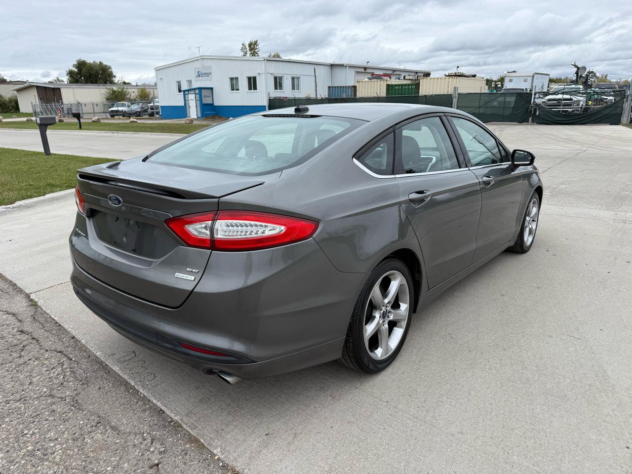 Used 2014 Ford Fusion SE w/ Equipment Group 201A FWD image 5