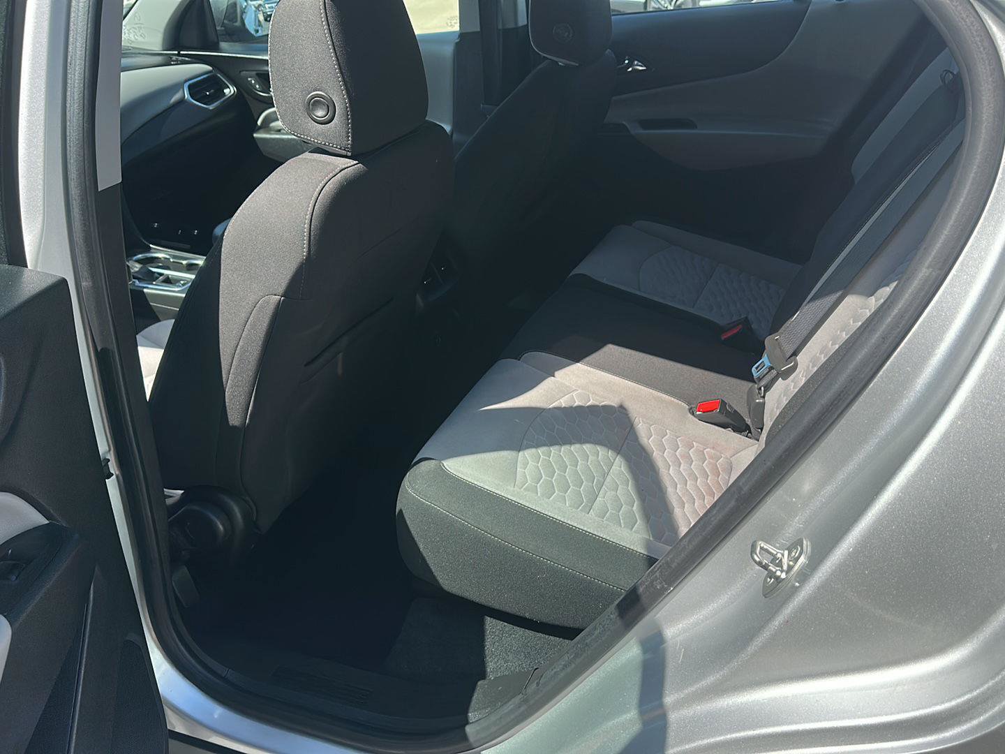 Used 2021 Chevrolet Equinox LS FWD image 15