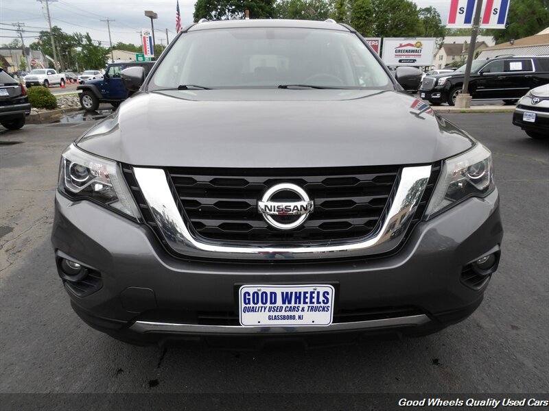 Used 2019 Nissan Pathfinder Platinum AWD/4WD image 2
