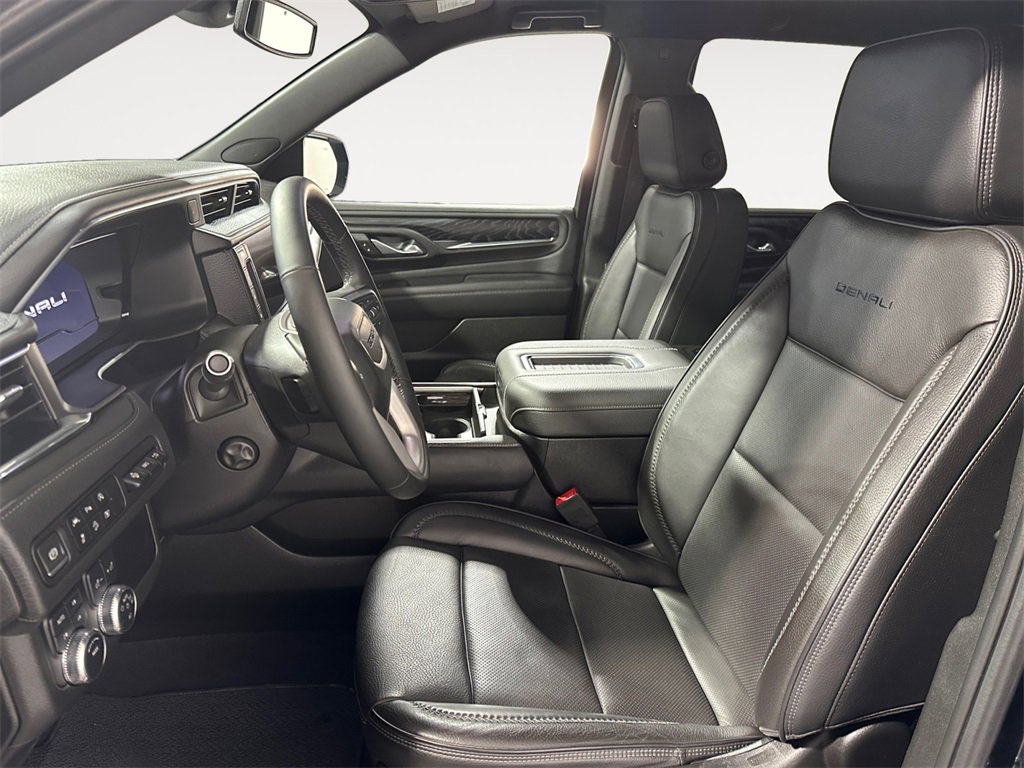 Used 2024 GMC Yukon Denali image 9