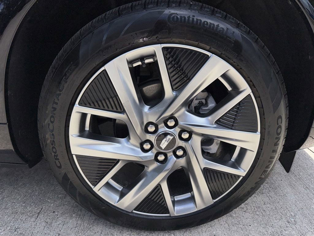 Used 2025 Cadillac Optiq Luxury 2 w/ LPO, Floor Liner Package AWD/4WD image 55