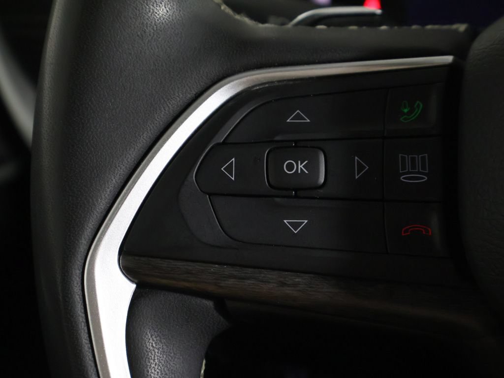 Used 2023 Jeep Grand Cherokee Limited AWD/4WD image 40