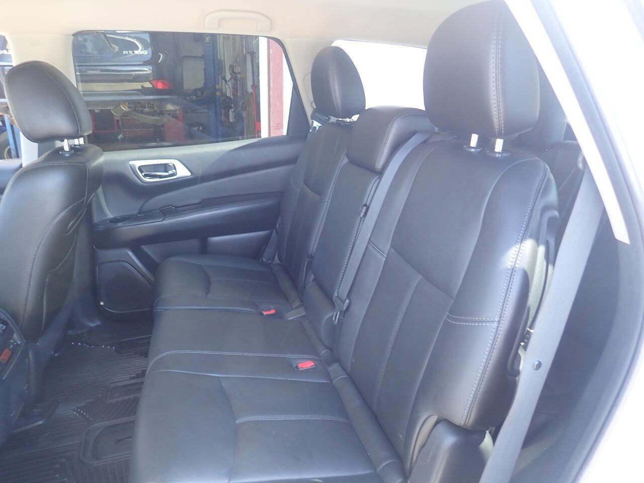 Used 2013 Nissan Pathfinder SL w/ Trailer Tow Pkg AWD/4WD image 11