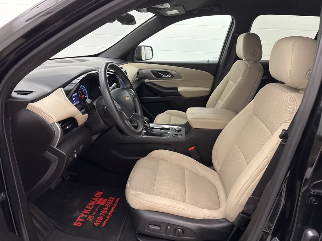 Used 2023 Chevrolet Traverse LT w/ LPO, Cargo Package AWD/4WD image 28