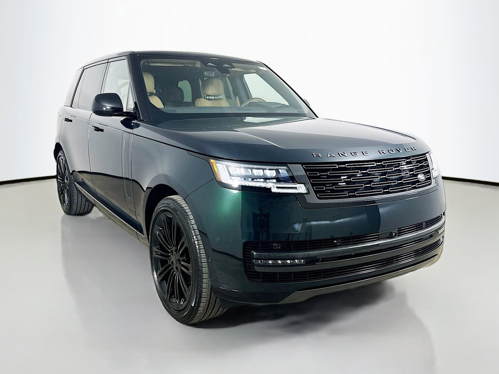 New 2026 Land Rover Range Rover Long Wheelbase SE AWD/4WD image 3