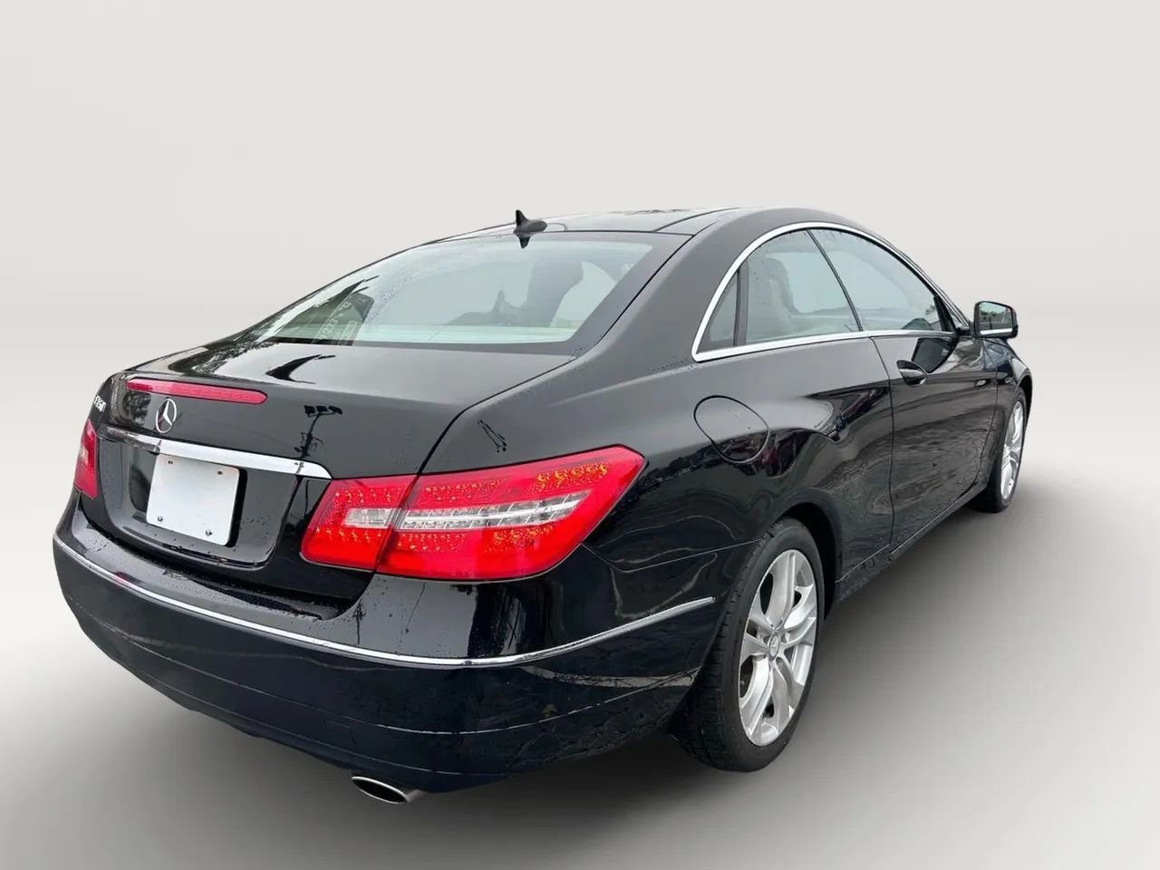 Used 2010 Mercedes-Benz E 350 Coupe image 4
