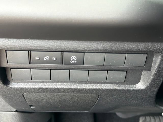 New 2026 Mitsubishi Outlander LE FWD image 29