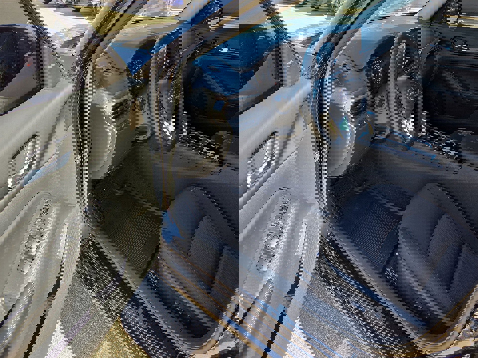 Used 2024 Nissan Altima 2.5 SV image 15