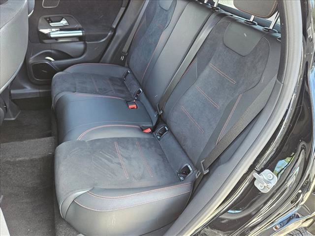 Used 2025 Mercedes-Benz GLA 250 image 17