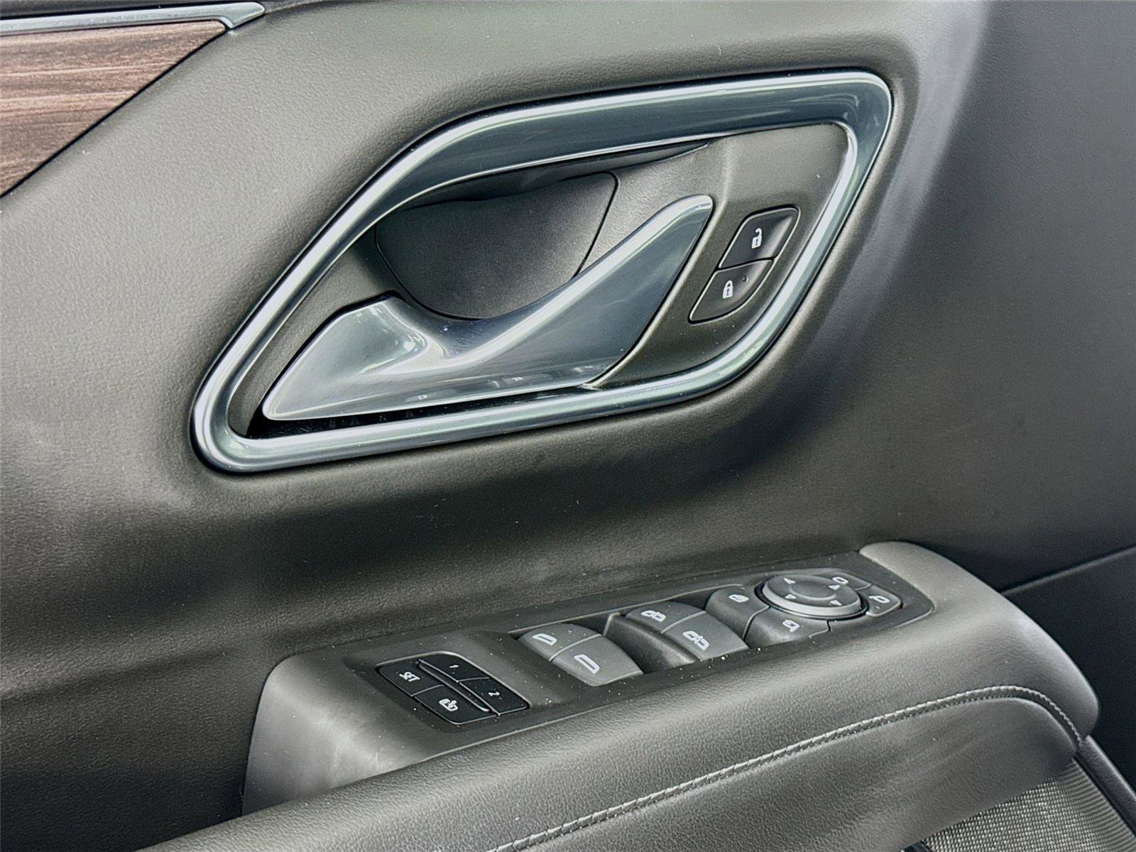 Used 2023 Chevrolet Tahoe Z71 w/ Luxury Package image 18