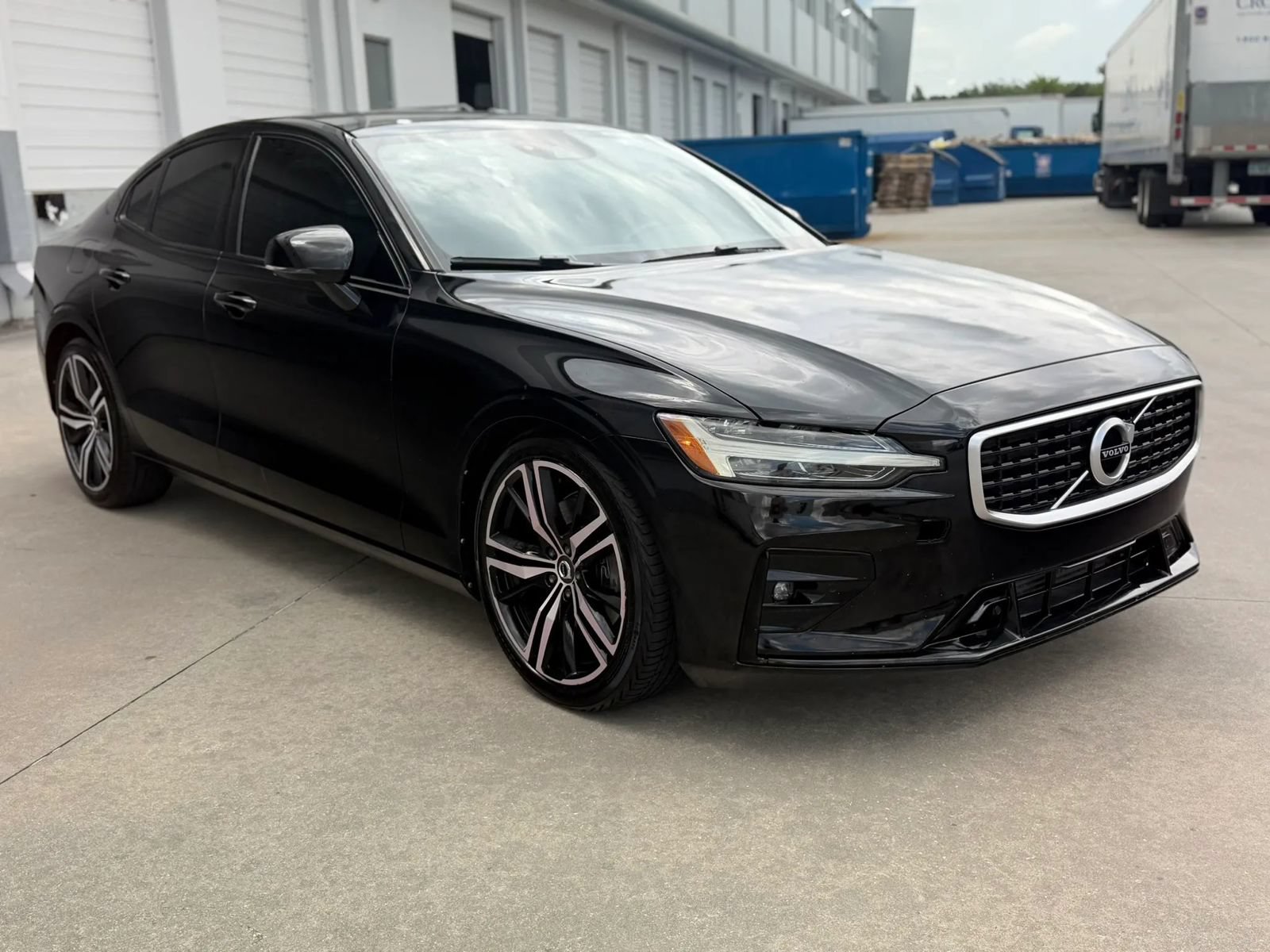 Used 2019 Volvo S60 T5 R-Design FWD image 4