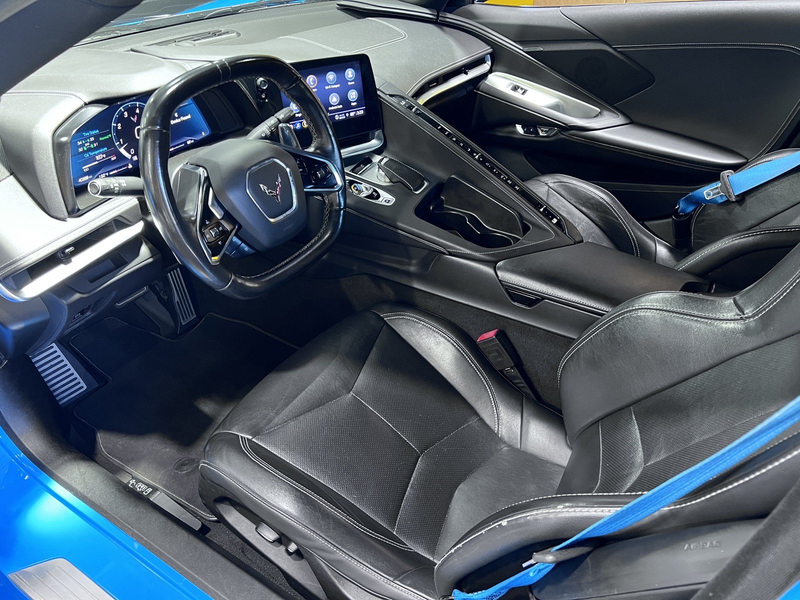 Used 2021 Chevrolet Corvette Stingray Coupe w/ Z51 Performance Package RWD image 14