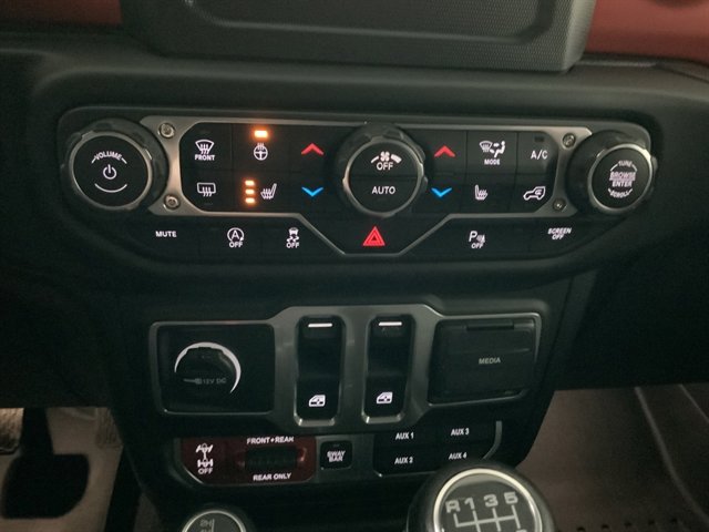 Used 2018 Jeep Wrangler Rubicon w/ Steel Bumper Group image 30