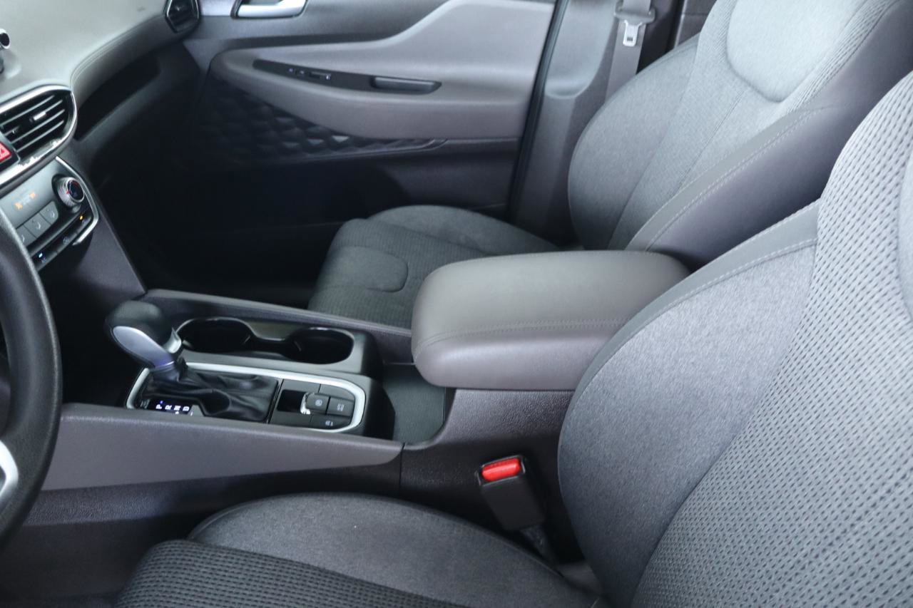 Used 2020 Hyundai Santa Fe SE image 17