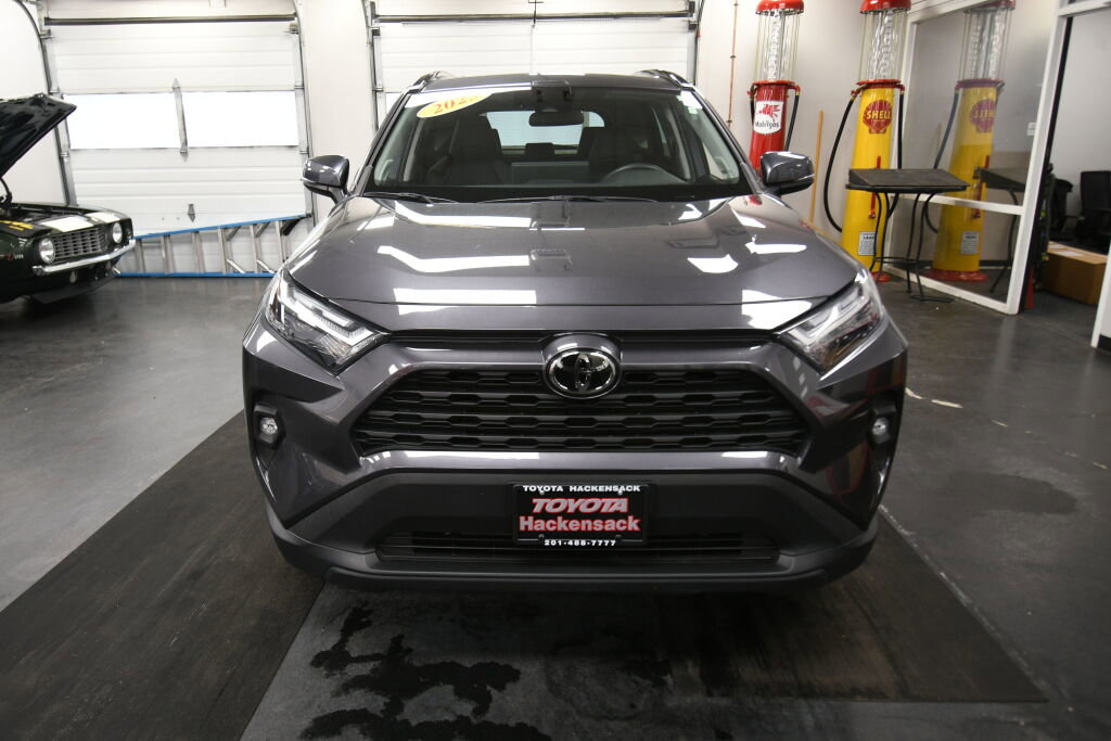 Used 2023 Toyota RAV4 XLE Premium AWD/4WD image 3