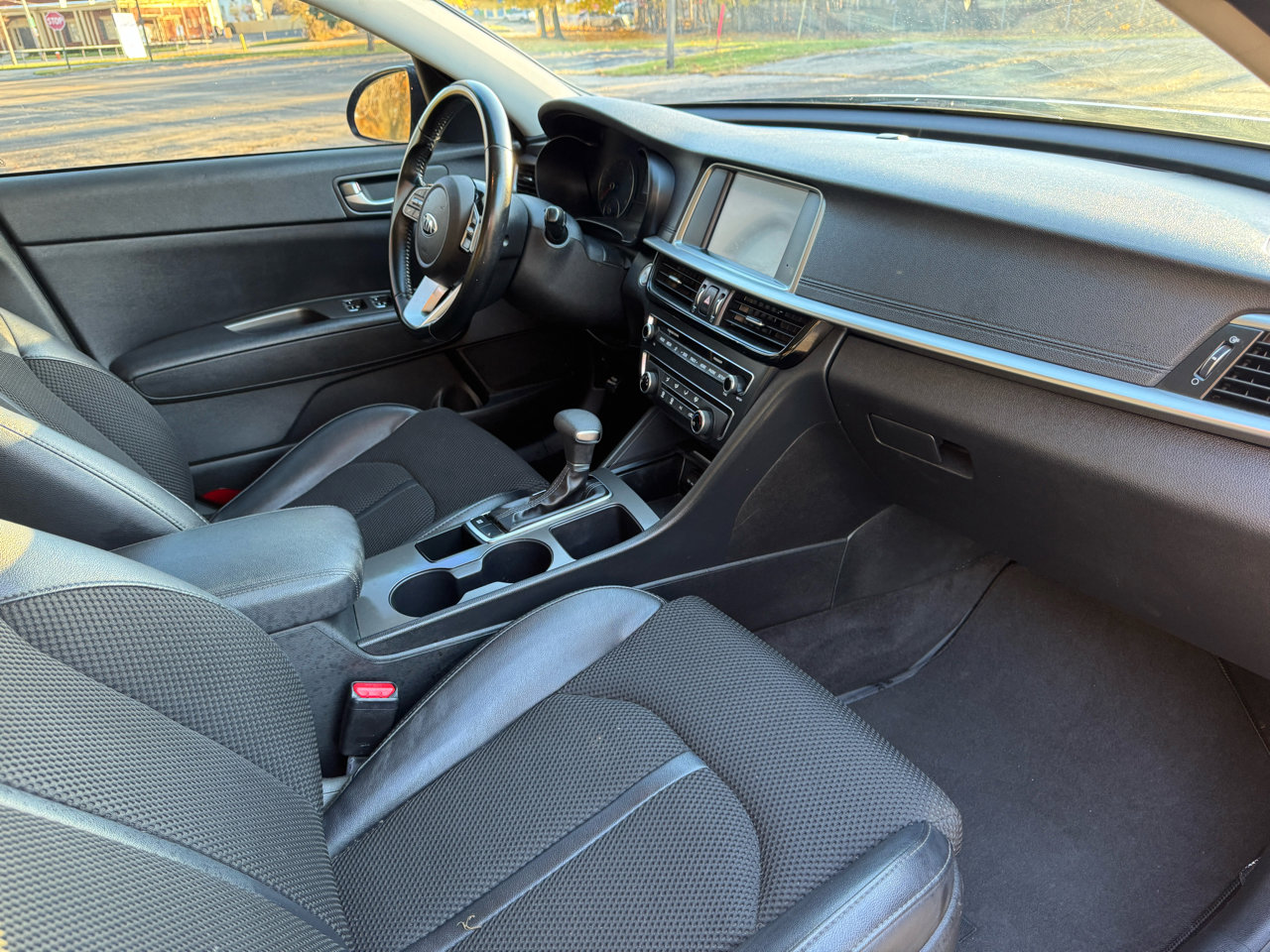 Used 2020 Kia Optima S image 32