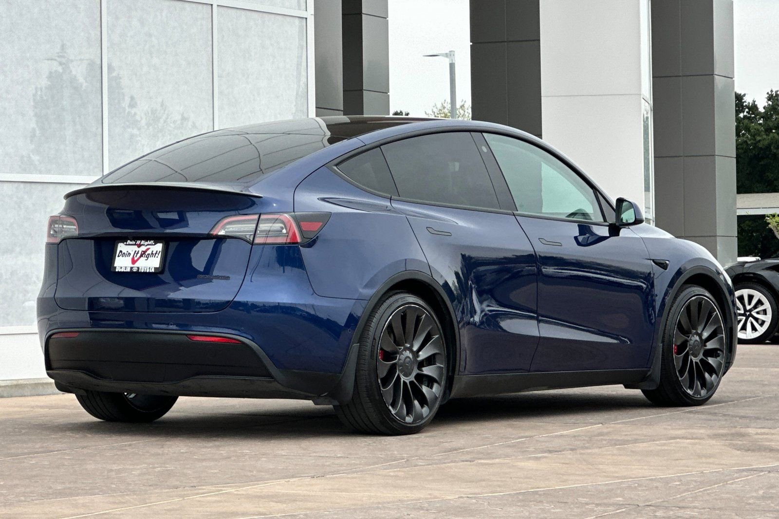 Used 2022 Tesla Model Y Performance image 4