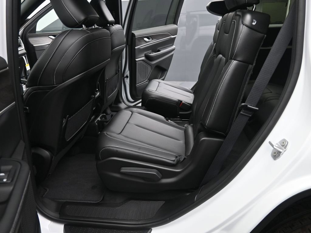 New 2025 Jeep Grand Cherokee L Limited image 13