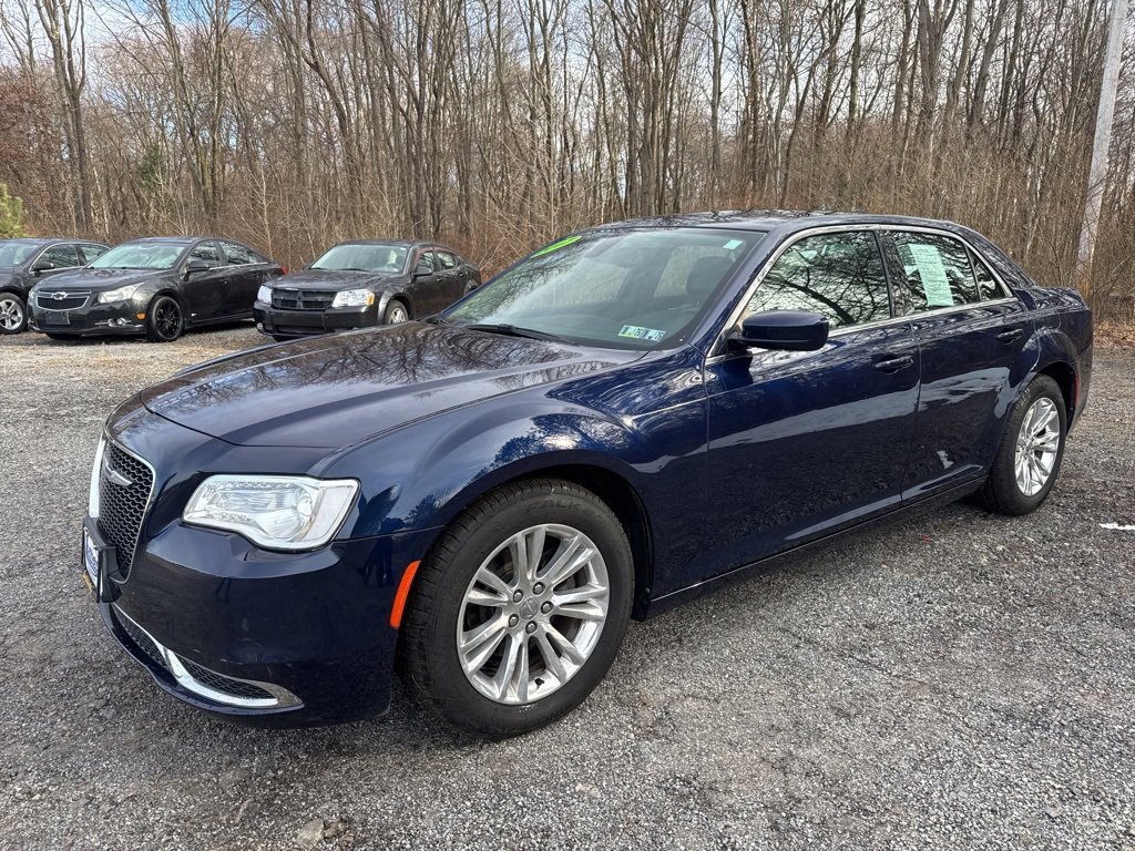 Used 2017 Chrysler 300 Limited image 5