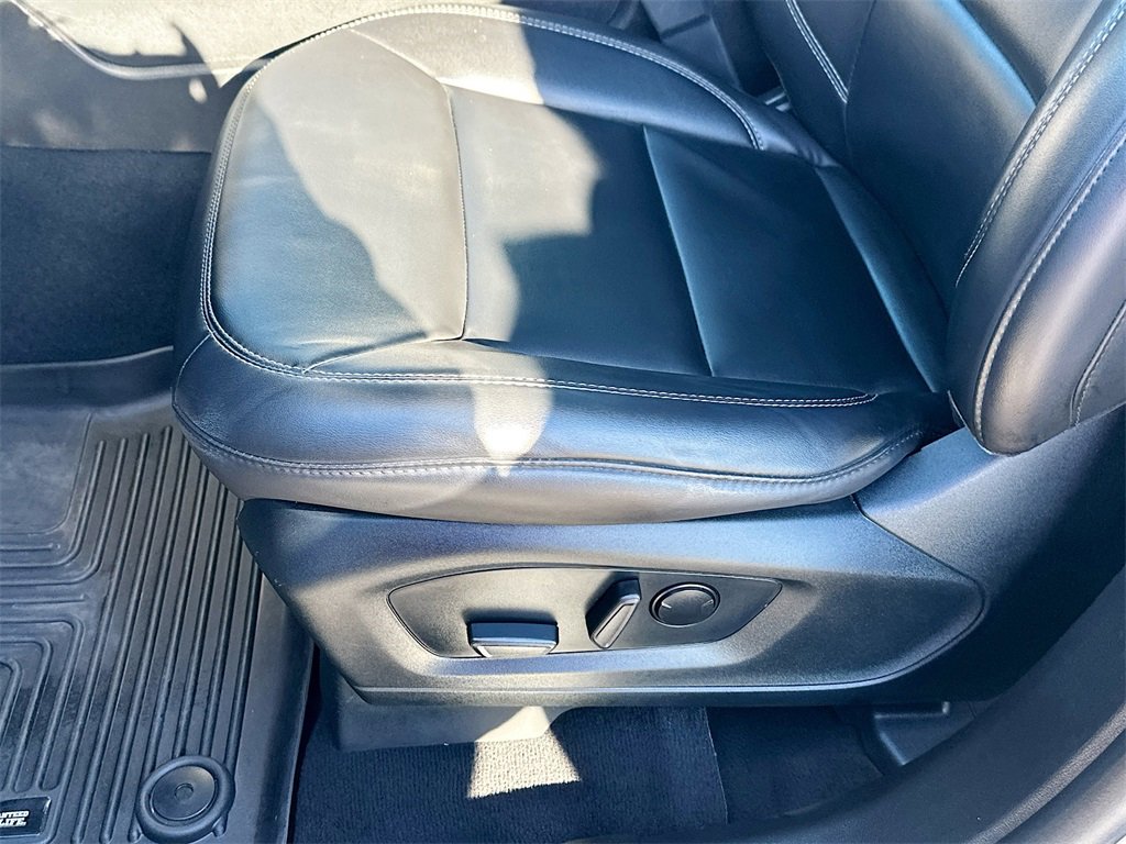 Certified 2023 Ford Explorer XLT w/ Equipment Group 202A image 9