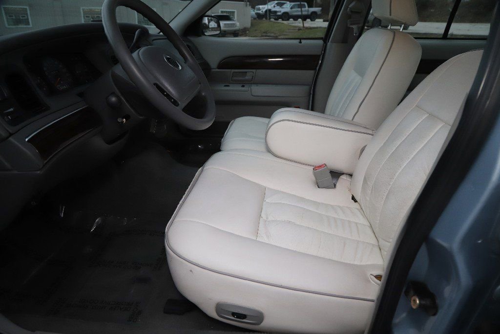 Used 2004 Mercury Grand Marquis GS image 21