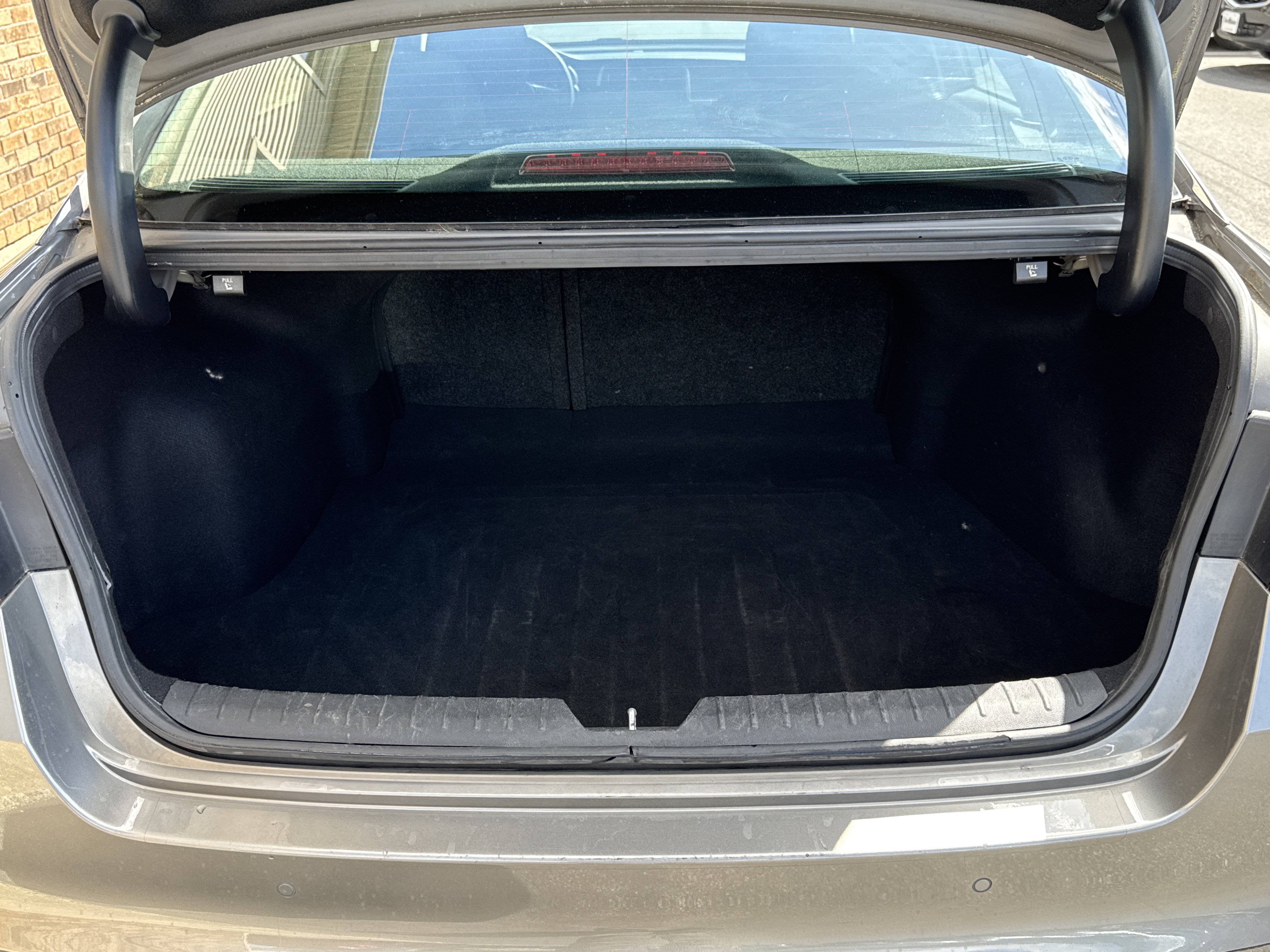 Used 2018 Kia Optima LX w/ 17" Alloy Wheels Package FWD image 11