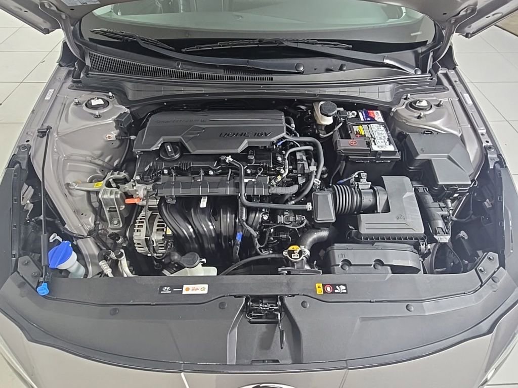 Used 2022 Hyundai Elantra Limited image 33
