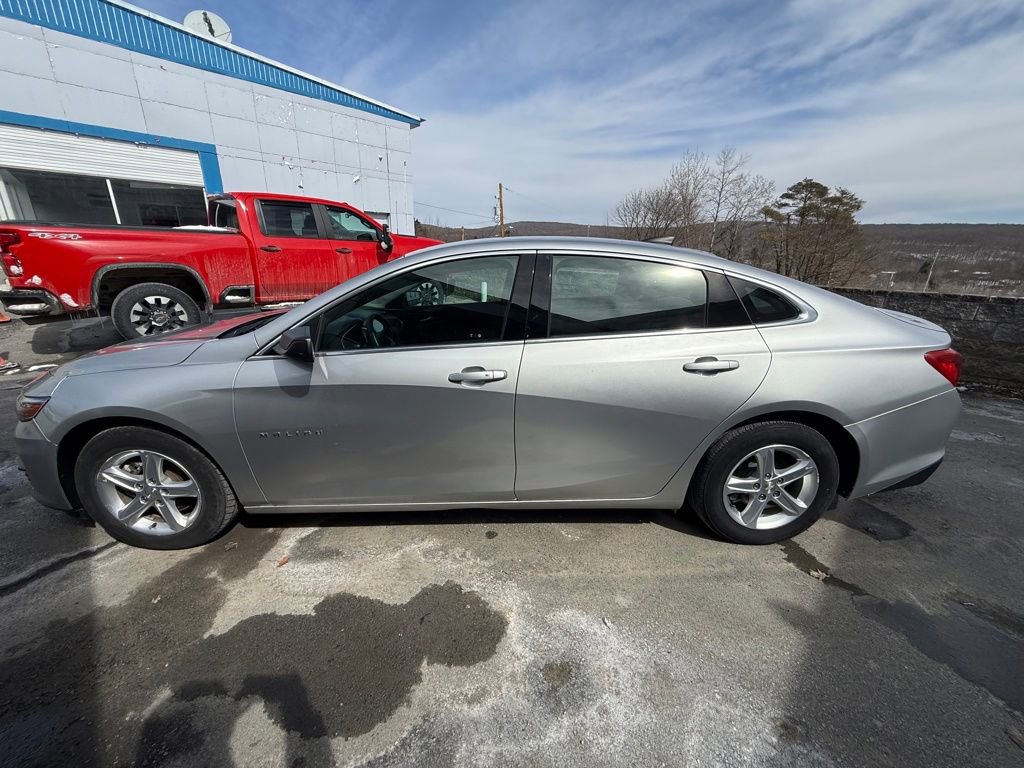 Used 2021 Chevrolet Malibu LS image 2