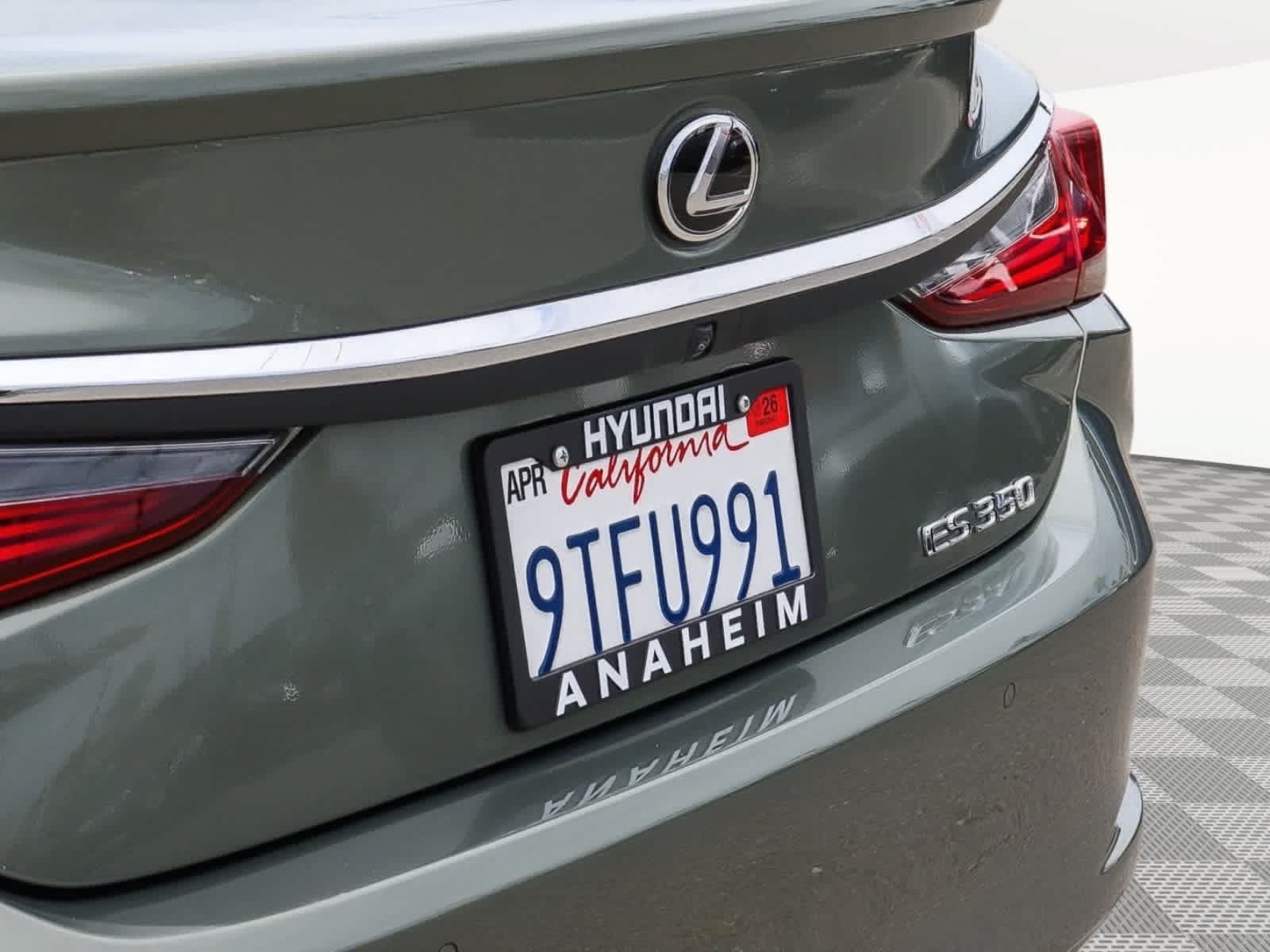 Used 2025 Lexus ES 350 w/ Premium Package FWD image 12