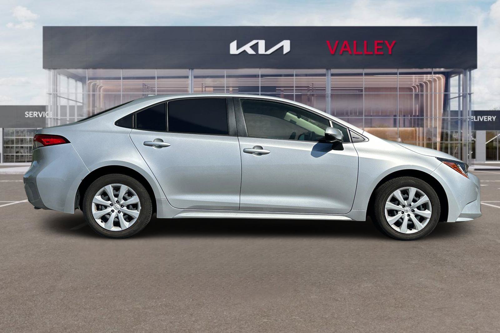 Used 2026 Toyota Corolla LE FWD image 3