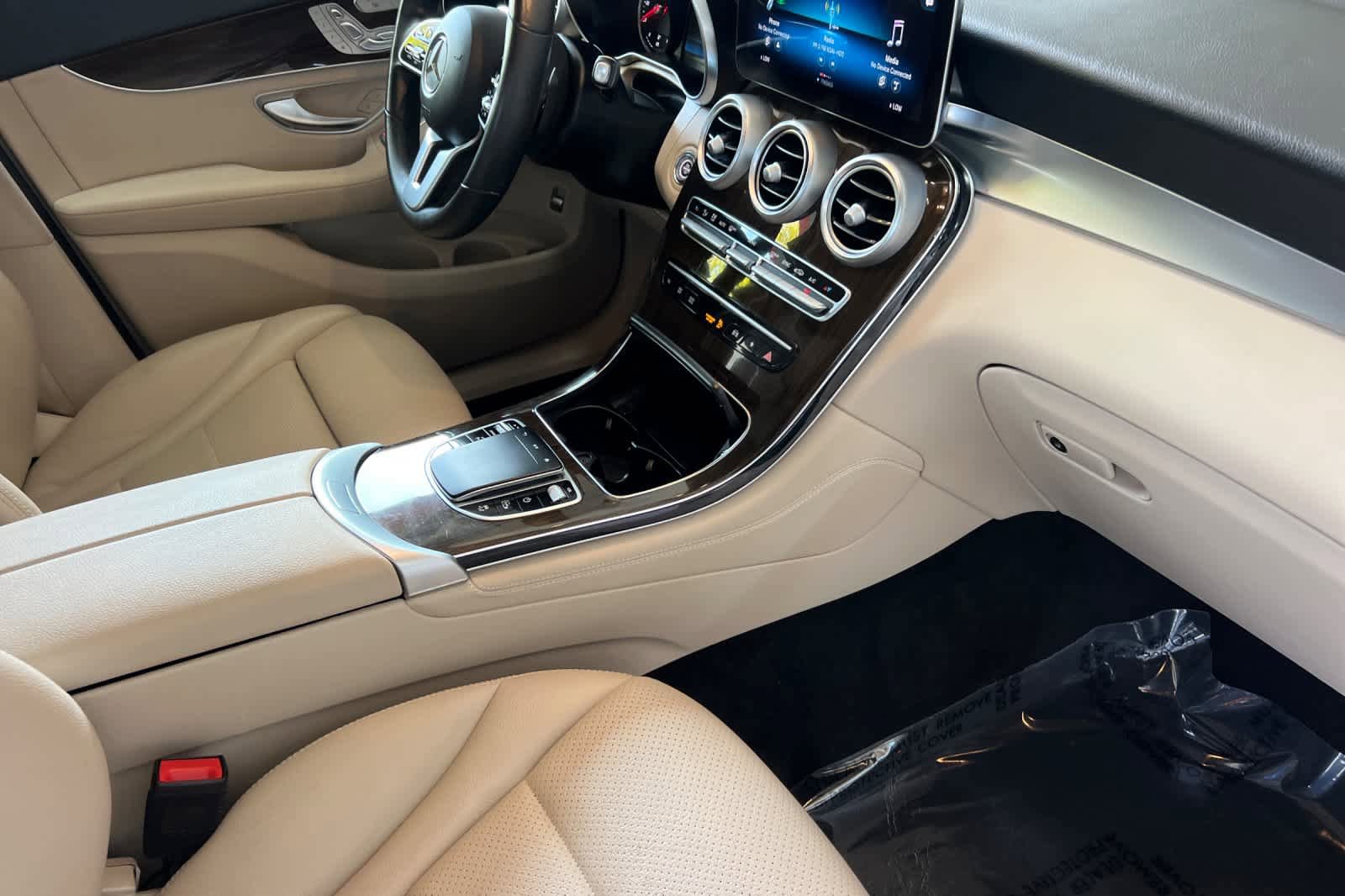 Used 2021 Mercedes-Benz GLC 300 4MATIC image 17