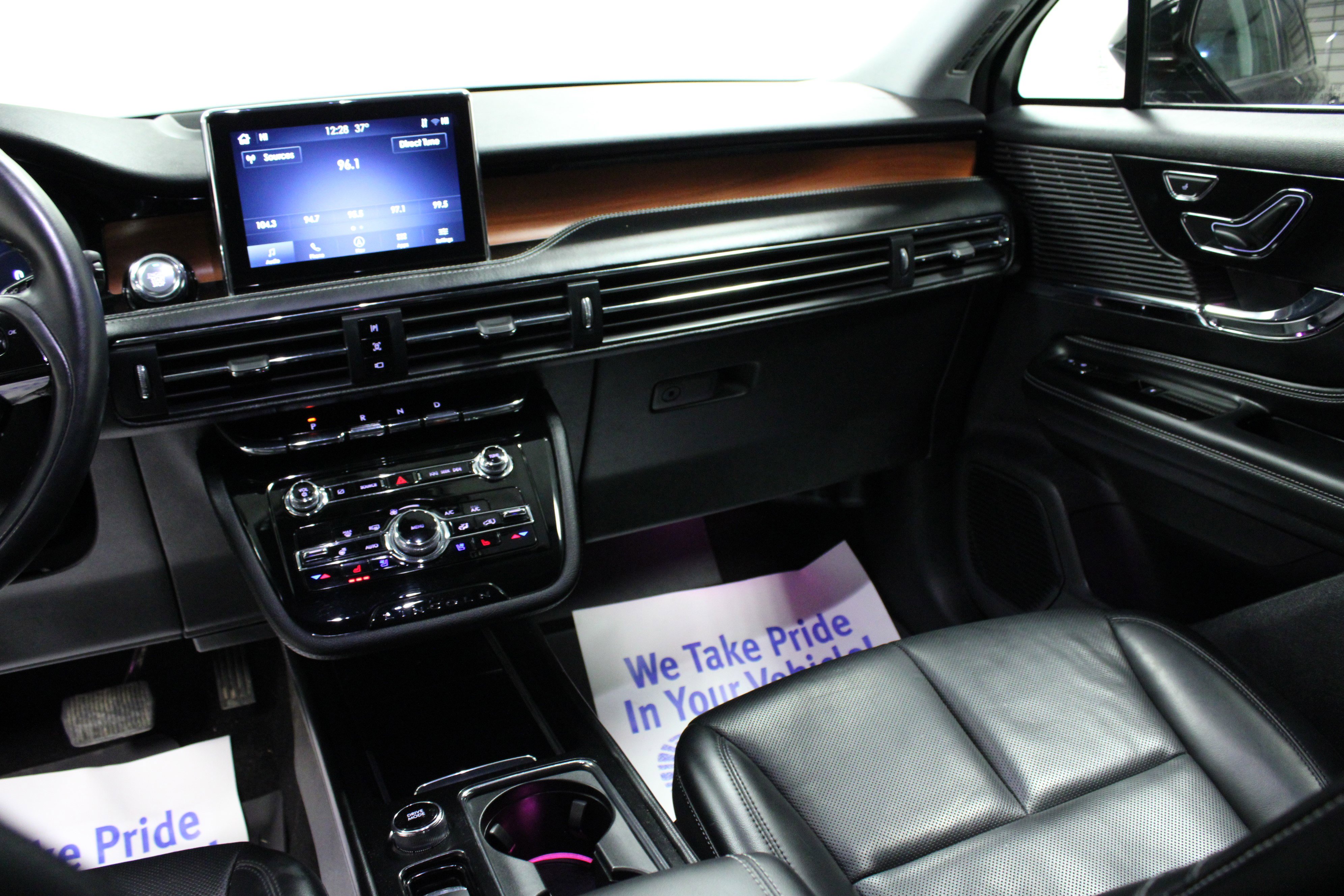 Used 2022 Lincoln Corsair Reserve w/ Elements Package image 19