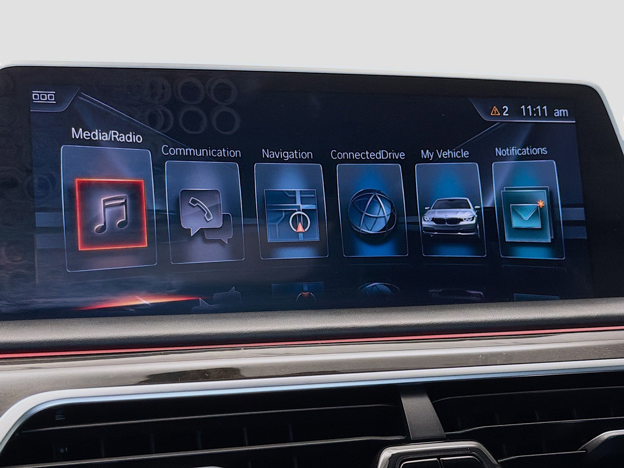 Used 2016 BMW 750i RWD image 9