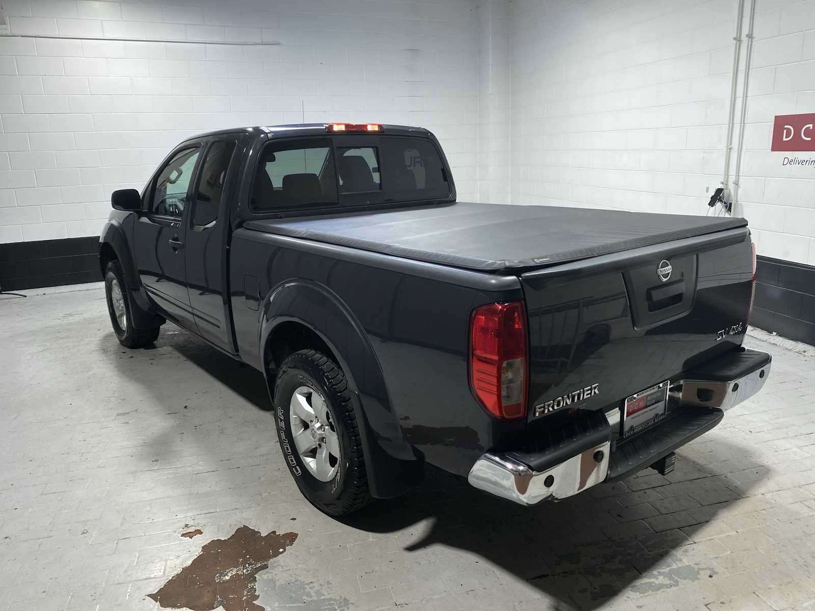 Used 2013 Nissan Frontier SV w/ SV Value Truck Pkg AWD/4WD image 4