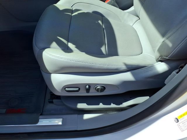 Used 2017 GMC Acadia SLT AWD/4WD image 18