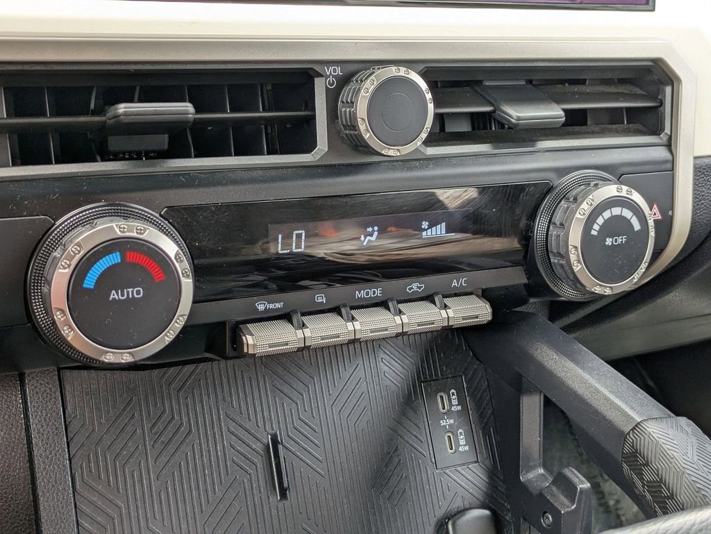 Used 2024 Toyota Tacoma TRD Off-Road image 17