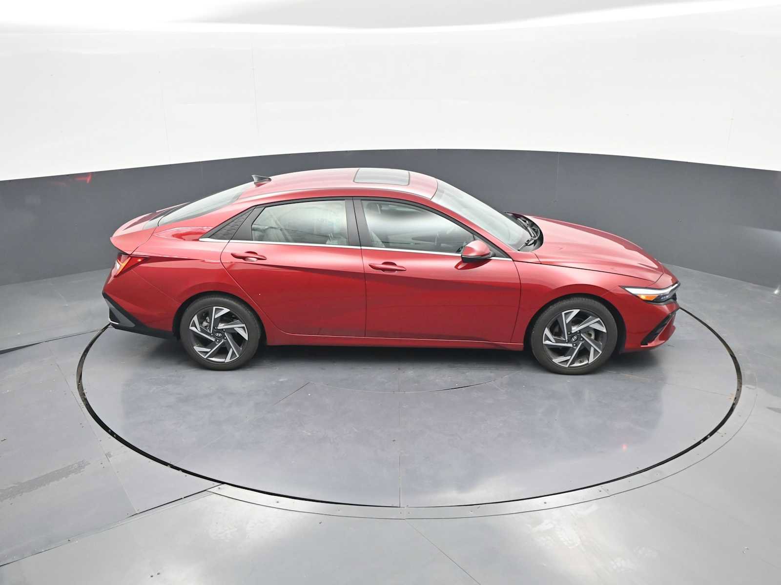 Used 2025 Hyundai Elantra Limited FWD image 41