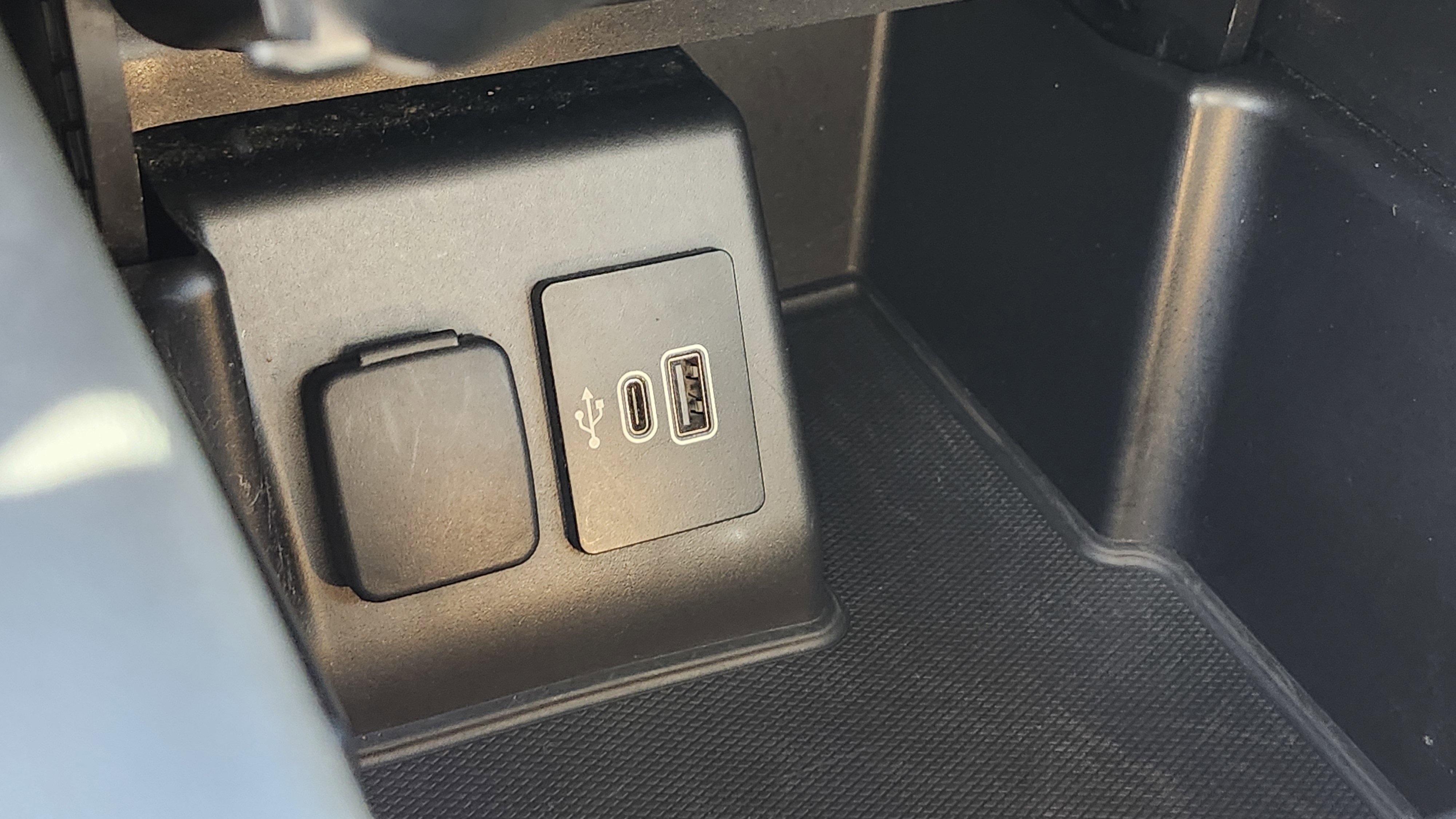 Used 2025 Ford Explorer Active image 33