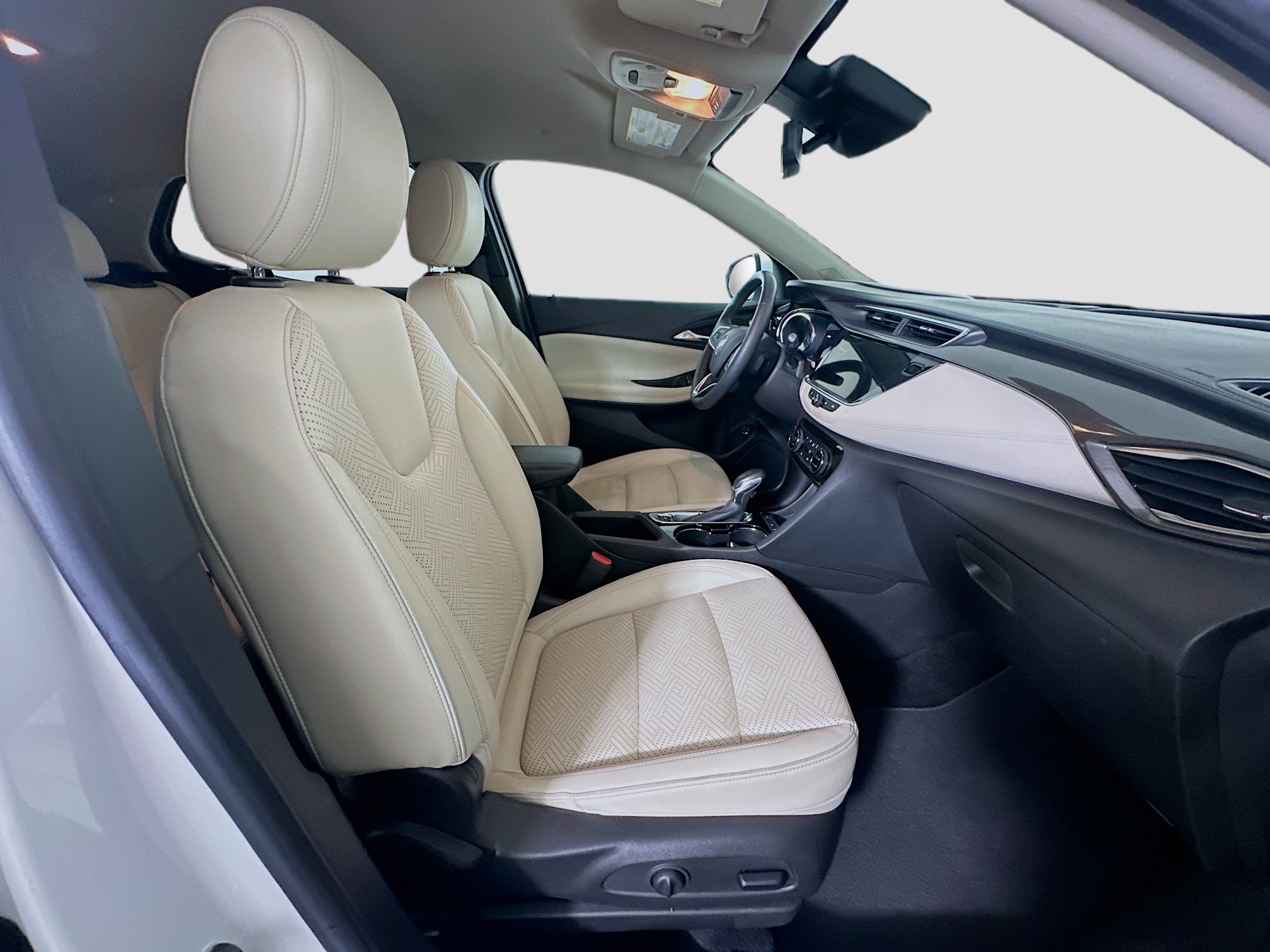 Used 2022 Buick Encore GX Essence w/ Advanced Technology Package FWD image 32
