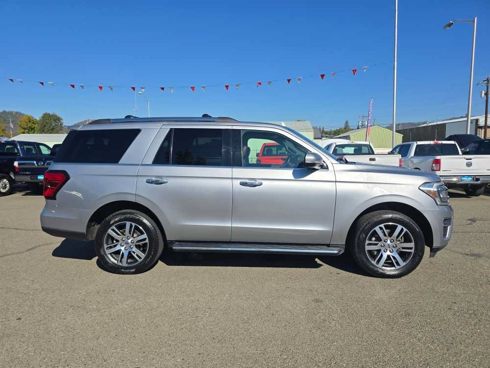 Used 2022 Ford Expedition Limited AWD/4WD image 6