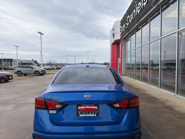 Certified 2025 Nissan Altima 2.5 SR image 3
