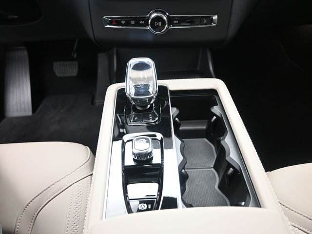 Used 2025 Volvo XC90 B5 Plus w/ Protection Package image 13