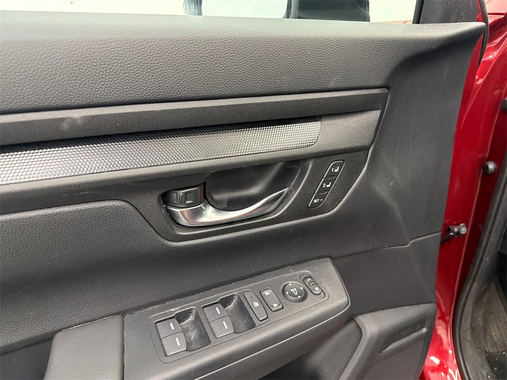 Used 2025 Honda CR-V Sport-L image 12