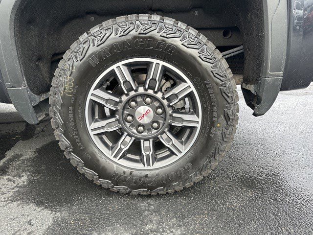 Used 2023 GMC Sierra 1500 AT4 w/ AT4 Premium Package image 11