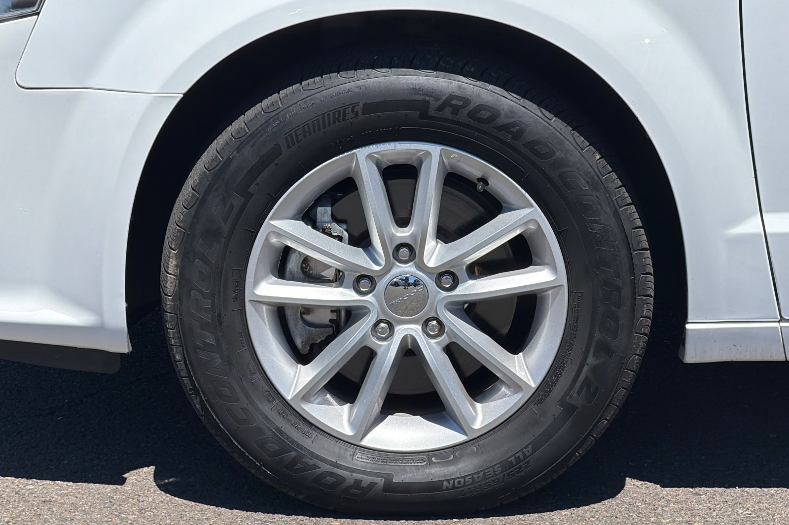 Used 2019 Dodge Grand Caravan SXT FWD image 27