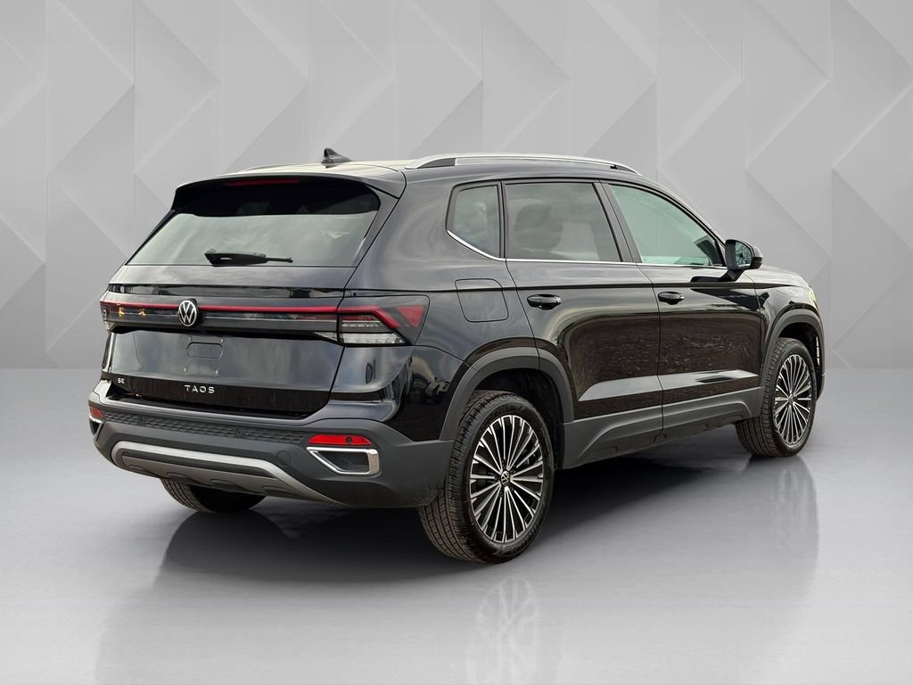 Used 2025 Volkswagen Taos SE FWD image 5