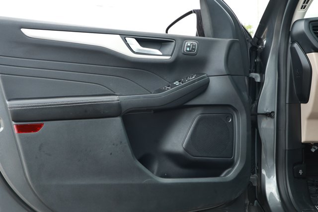Used 2022 Ford Escape SEL w/ Technology Package FWD image 23