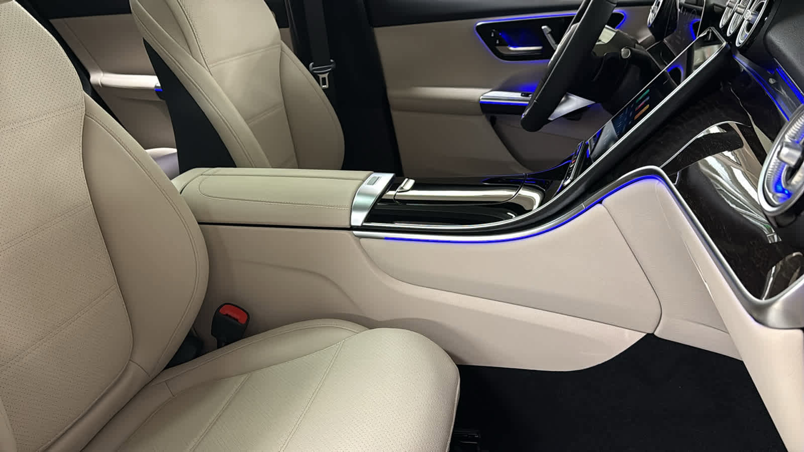 New 2026 Mercedes-Benz GLC 300 4MATIC image 35