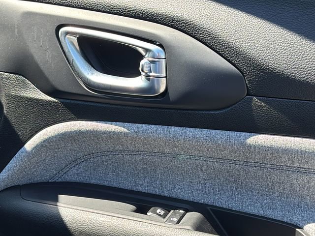 Used 2024 Jeep Compass Sport image 37